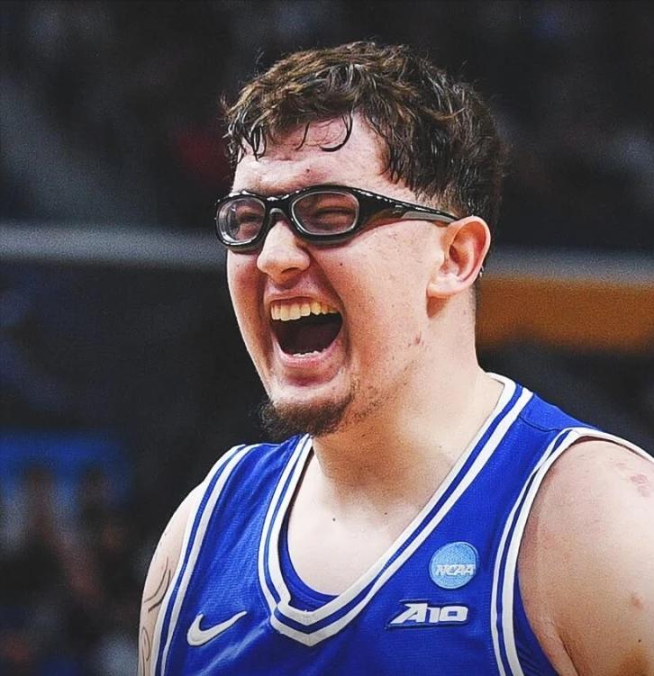 广东男篮不缺大外援！近期，有媒体人透露广东男篮有意签下NBA训练营球员！结合当