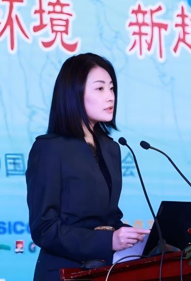 宗三叔太无耻了！！！宗三叔一边争家产一边散播宗馥莉的谣言手段实在上不了