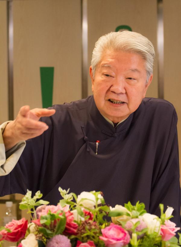 蔡澜自己就是个急性子。2019年的一次采访里，他谈到自己为什么很少写长篇小说，说