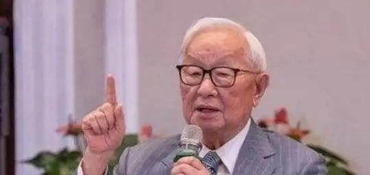 台积电创办人张忠谋，受访时再度语出惊人："我确实认为，我的国家——美国，仍是世界