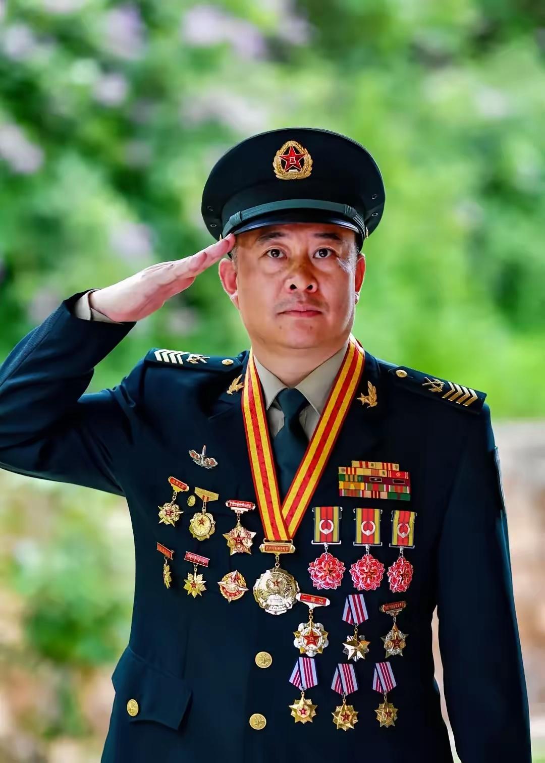 7项国家专利、两立二等功！一级军士长崔道虎有望成为全军服役最久兵王！在军营