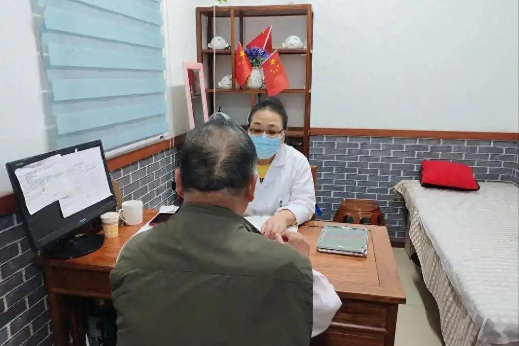 早上九点吃早餐错了？医生建议：过了70岁，早餐要尽量做到这4点早上九点吃早餐