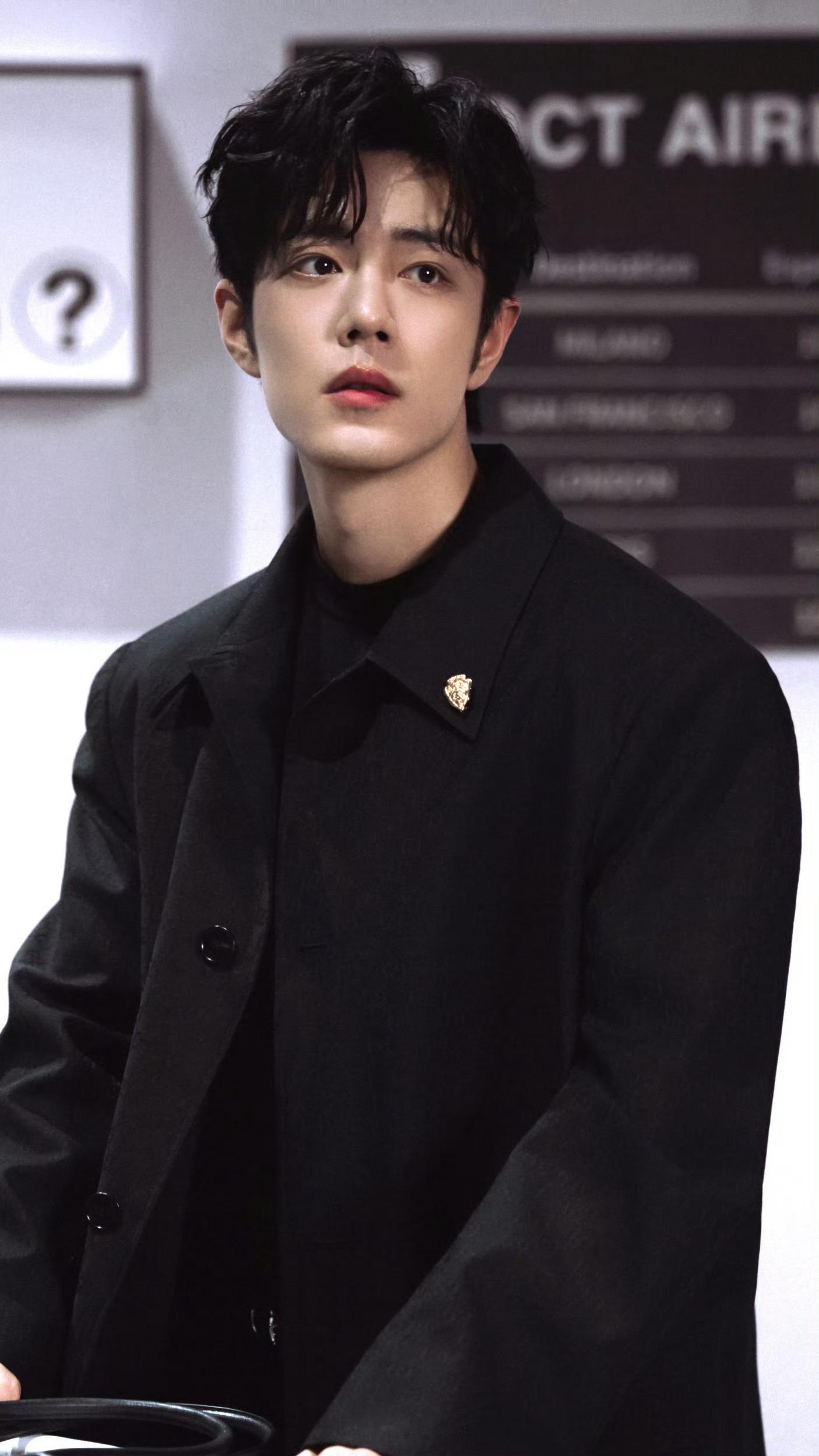 肖战还没进秀场，top10的高位世趋又是手到擒来，真·顶级星光肖战米兰看秀造型