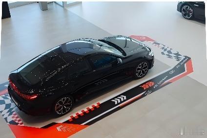 上汽奥迪A5L现已到店全新上汽奥迪A5LSportback现已到店，豪华型限时