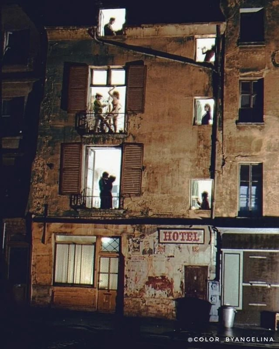 1952年，巴黎酒店夜生活