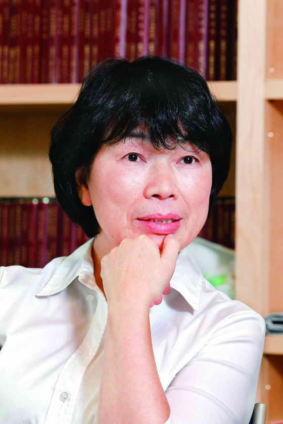 龙应台的“强者的卑微”是说美国吗？龙应台颇具喜剧色彩，从她与她德国儿子的关系处