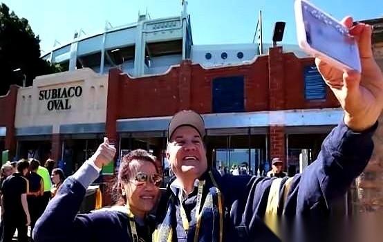 最近澳洲华人圈有个事，传得沸沸扬扬。主角是一群国内退休的阿姨，办完退休手续，转