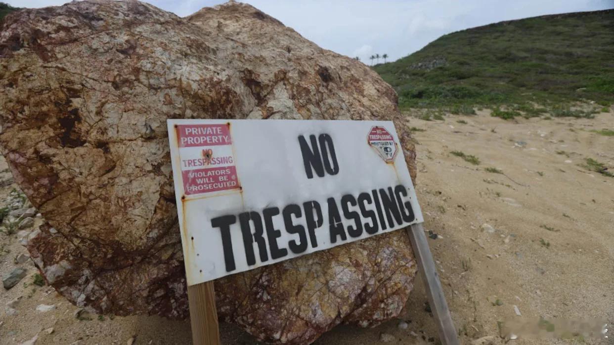 【众议院民主党人公布了爱泼斯坦私人岛屿的照片和视频】（CNN）周三，众议院监督委