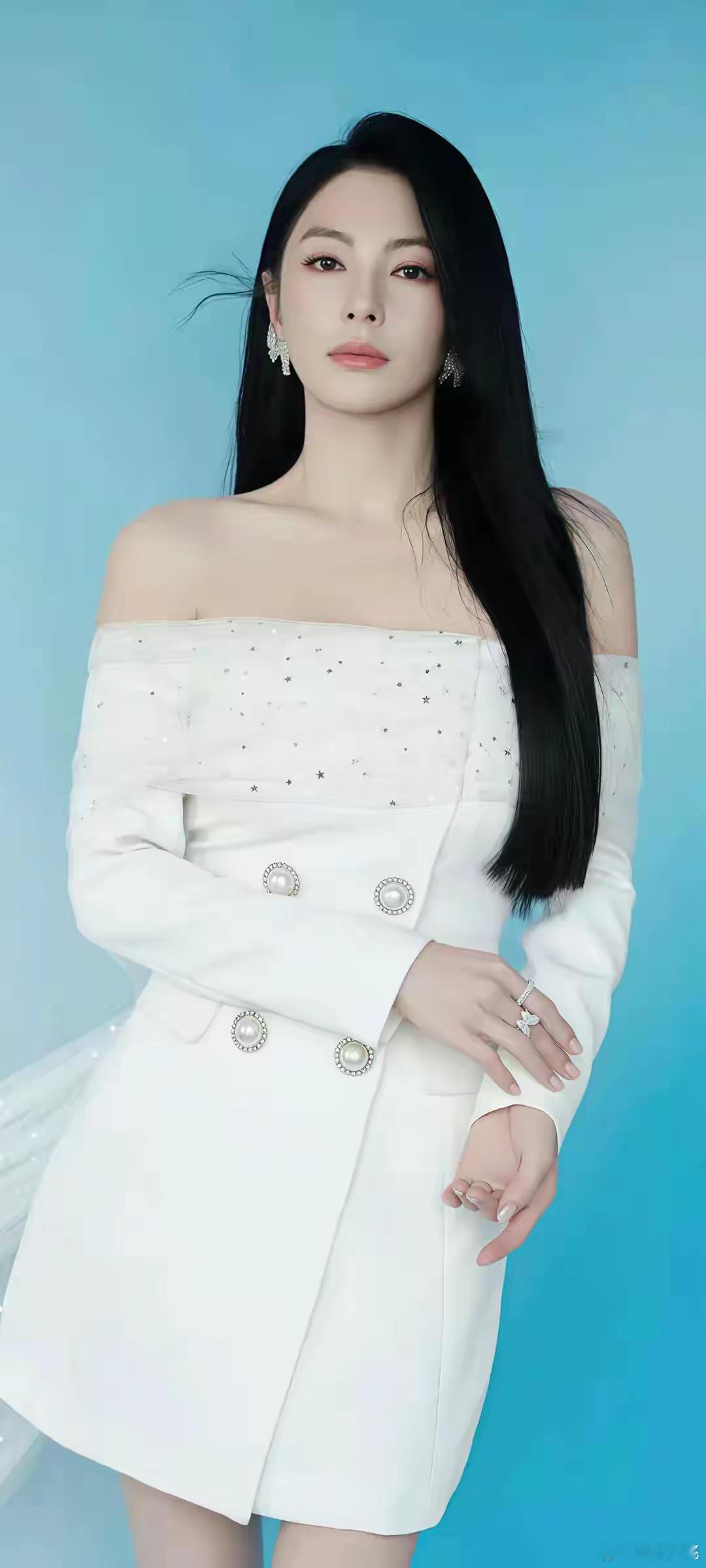 1.张雨绮现在为了直播带货，一直在找人写剧本，然后每天对着剧本演，剧情基本上都假