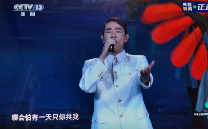 以前叫我山鸡哥，现在请叫铜锣湾陈同志！在10月9日举行的全运会开幕上，陈小春穿