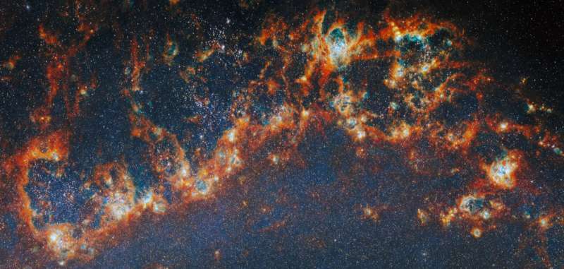 一团恒星出生后的前500万年，可能决定它周围还能不能慢慢攒出行星。恒星是在气体云