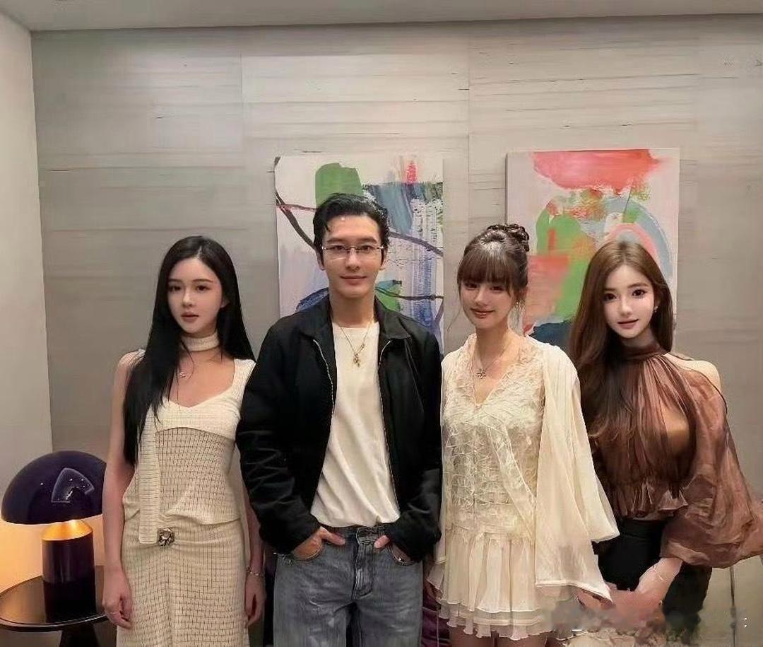 黄晓明的审美还真是统一啊，一直喜欢一个类型的女生。