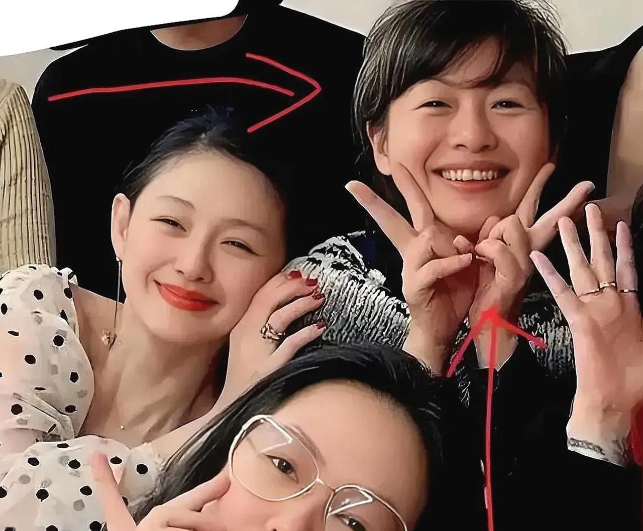 回看大S和汪小菲从结婚到离婚再到大S离开的整段风波，闹得人尽皆知，却有一个特别明