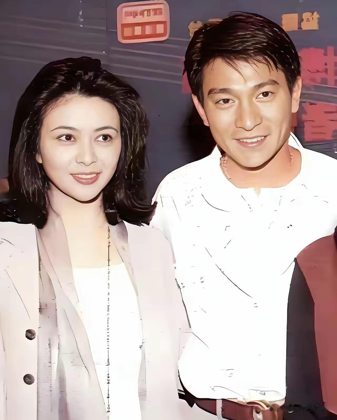 刘德华和关之琳，竟然有这么多合影同框的照片，他们俩的年龄应该是相当，上差下差差不
