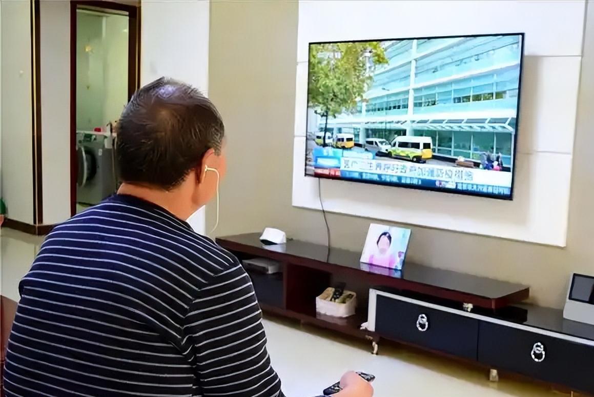 上年纪后，容易得脑梗？劝告：饭后少做3件事，或能预防脑梗，快告诉家里老人上了