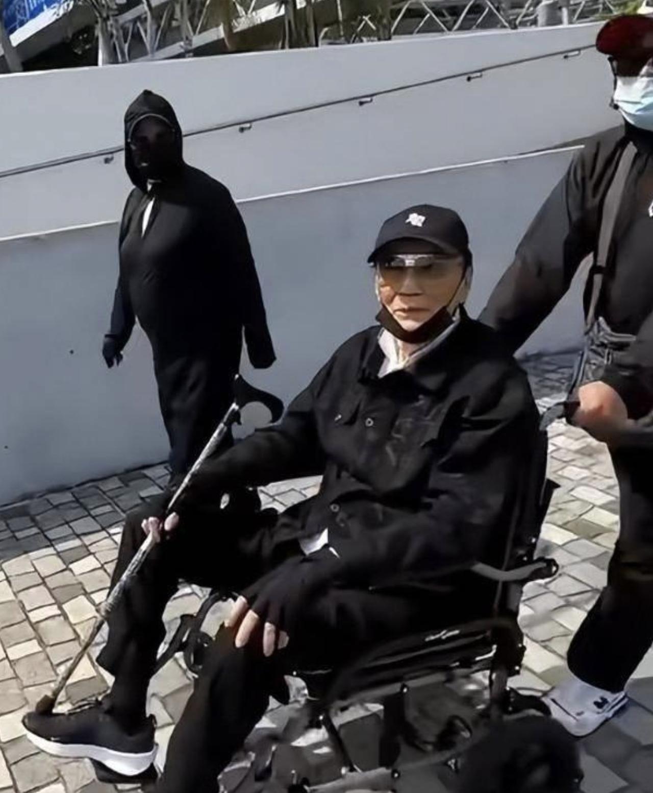 谢贤（四哥）今日辞世了，享年89岁。现在大家最关心的是：他的遗产怎么分？6年前，