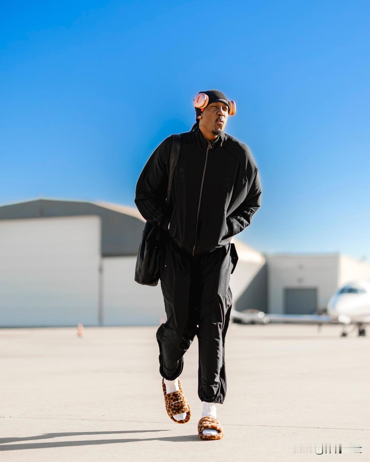 雷霆这状态简直逆天，都19胜1负了！官方还晒出球员登机照，看来是准备精神