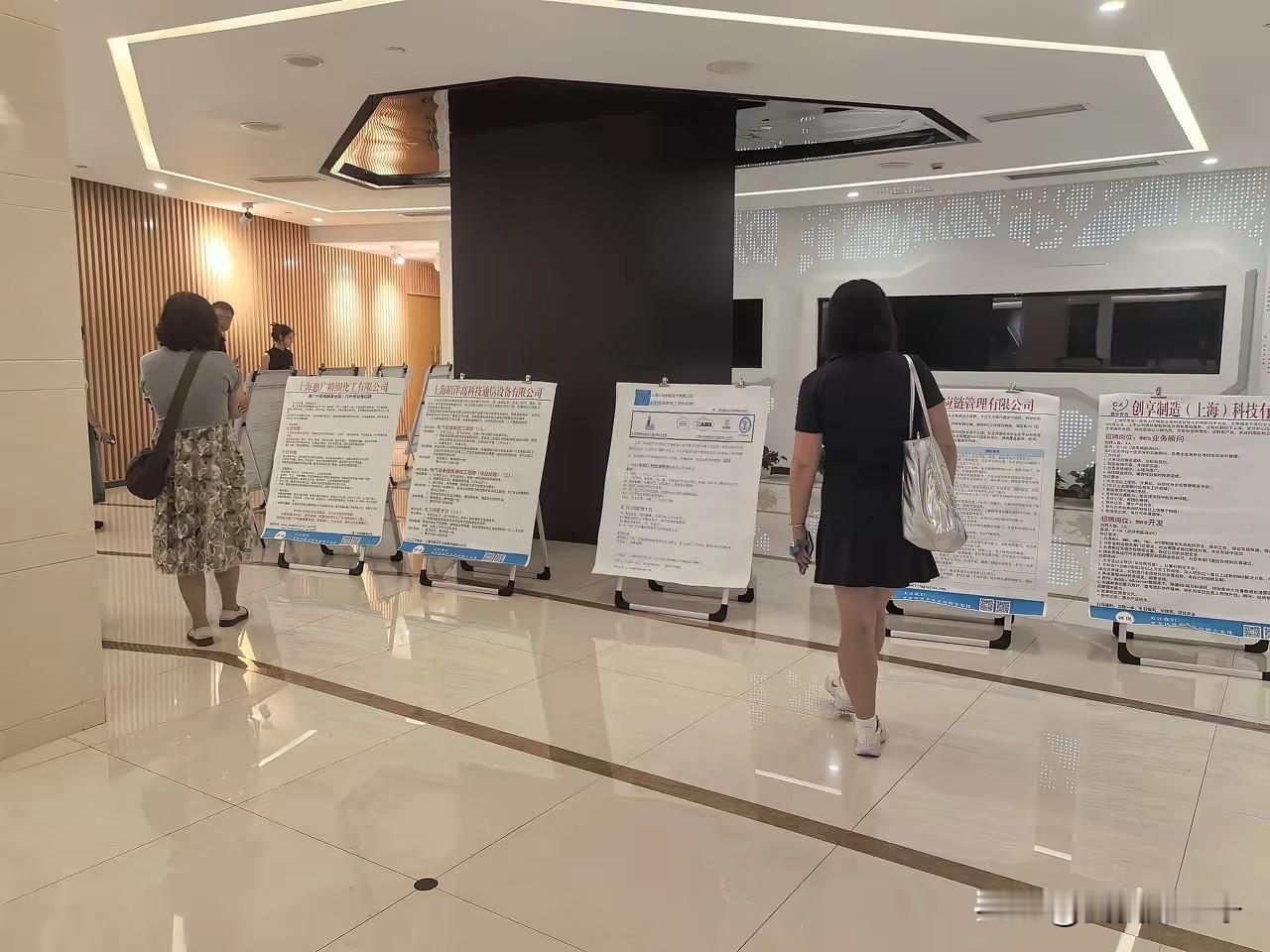 现在全社会都在骂劳务派遣，同工不同酬的现象确实是太严重了但是也有人有疑问，都已