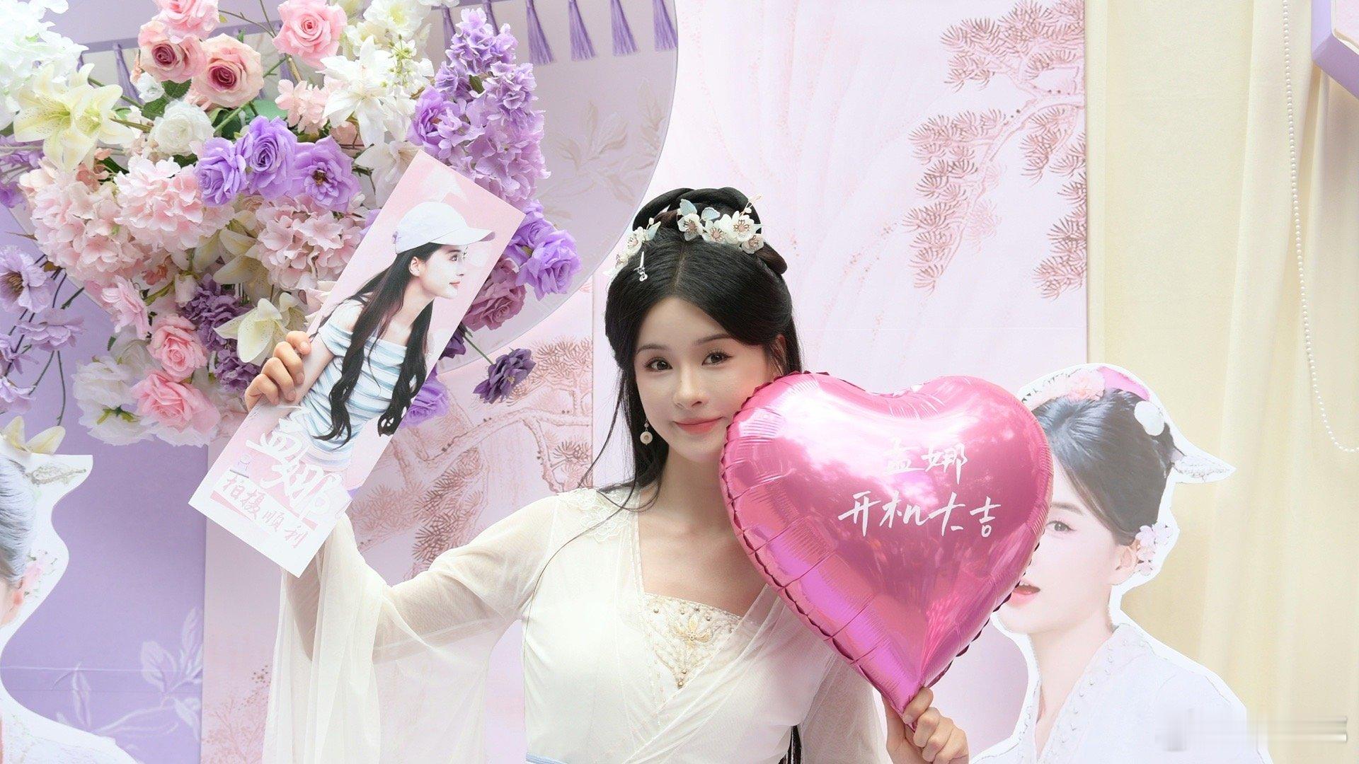 [比心][比心][比心]因为你们我才闪闪发光​​​