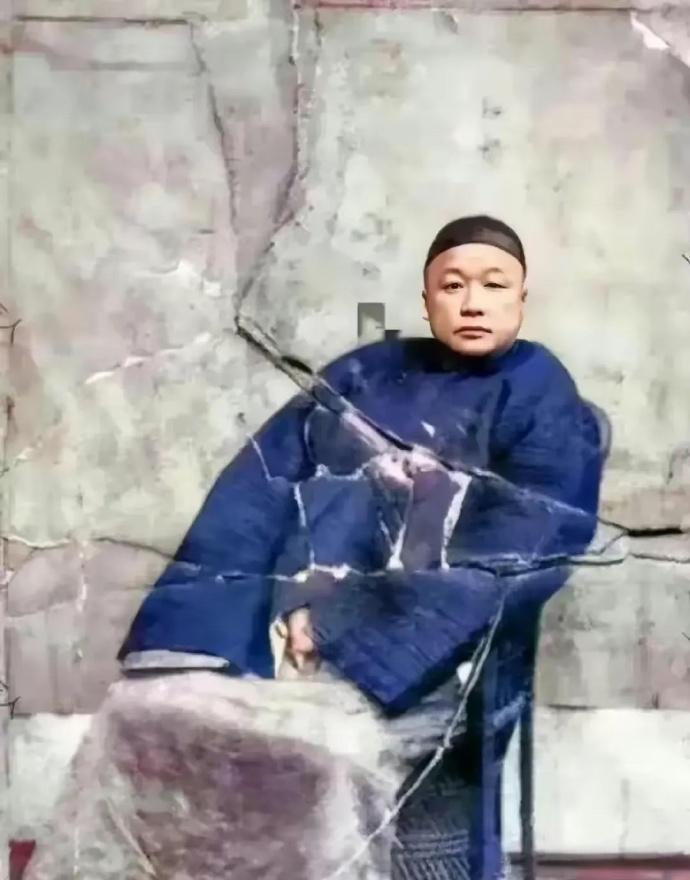 致远舰管带（舰长）、民族英雄邓世昌留存于世唯一的照片，烈士千古。