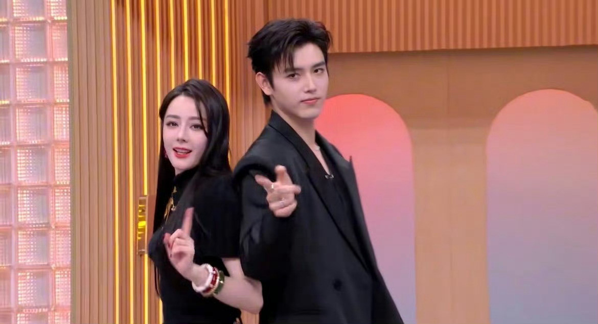 陈飞宇跳舞偷感好重陈飞宇跳舞偷感好重啊，跳舞这段儿越看越像迪丽热巴保镖（bu's