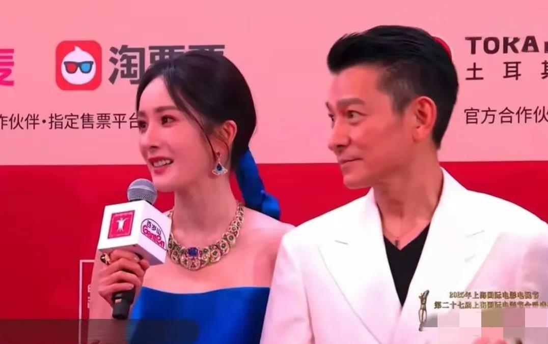 穿三手高定就算了，杨幂竟然对着镜头说电影不重要，重要的是能跟刘德华一起走红毯，这