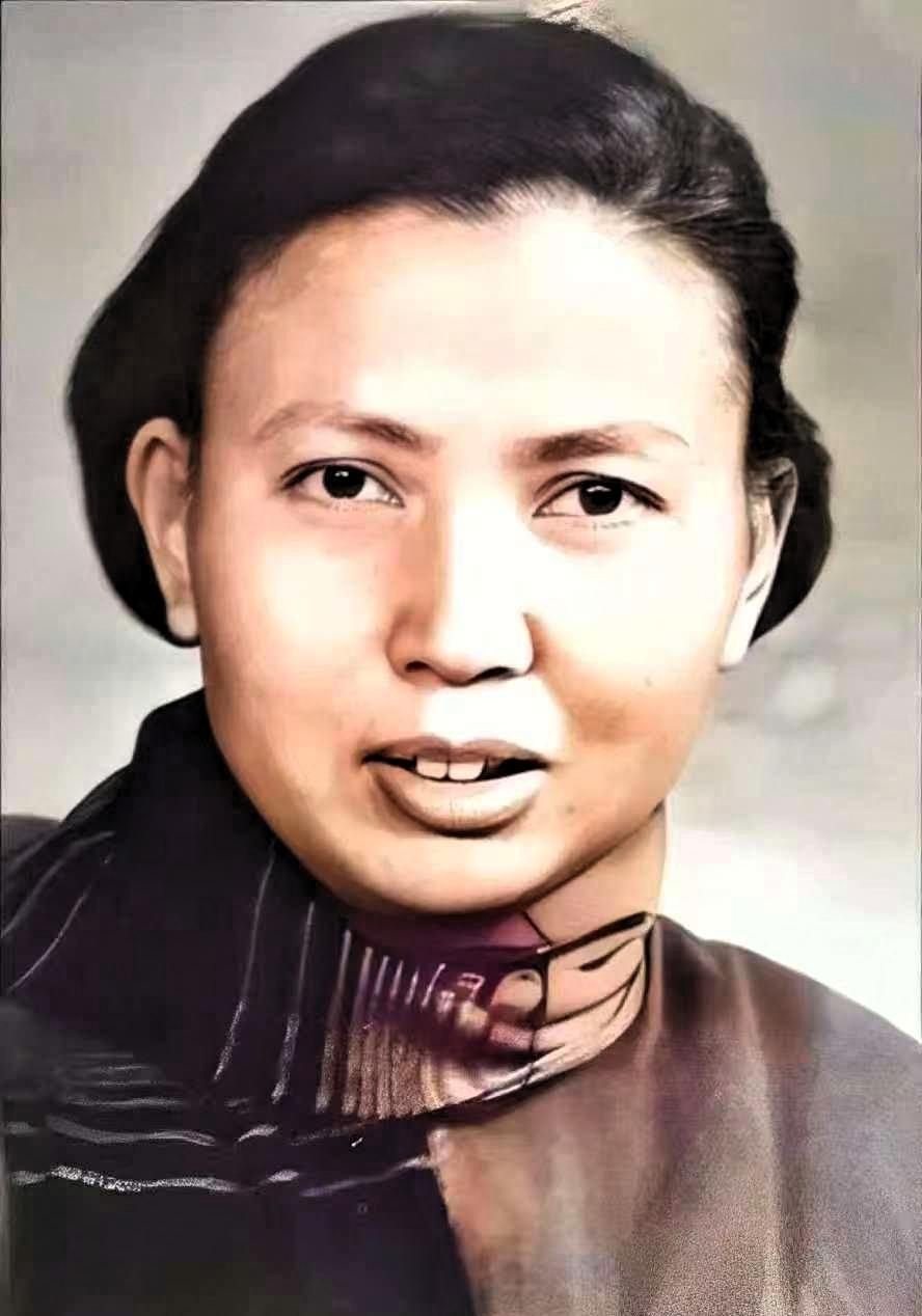 1941年，21岁的女战士莫林被活埋前，敌人竟突然问：“你认识莫林吗？”当