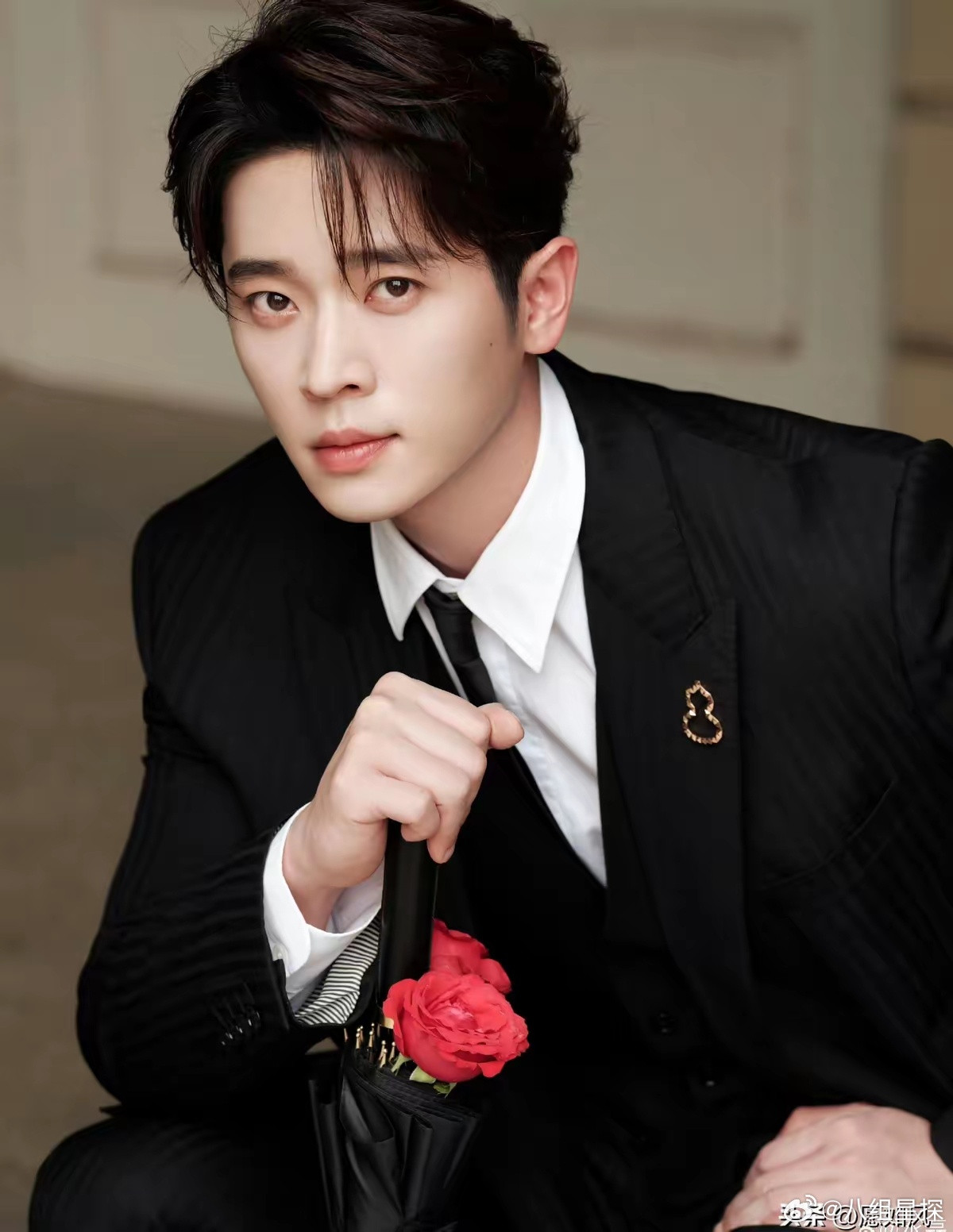 两年半，从群演到S+男主​这速度，连粉丝都怕追不上​2022年《虚颜》里，丞磊一