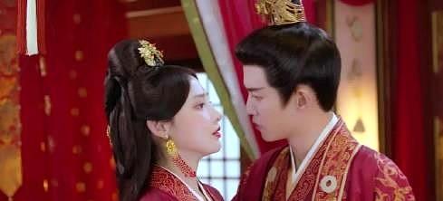 《凤凰台上》好难看，像积压剧的新剧。任嘉伦资源怎么下降到如此了，特效好差。彭