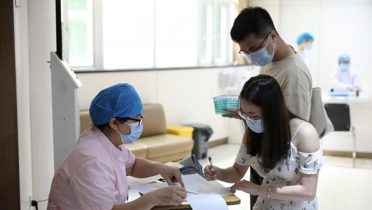 婚检黑幕遭曝光！湖北新娘婚检出艾滋，威胁医生封口！这起事件始于湖北一位新