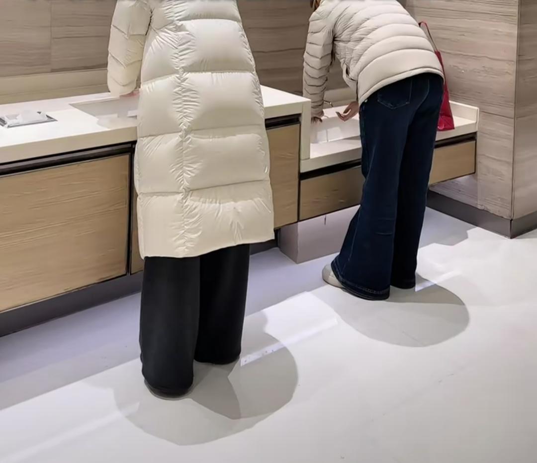 问大家一个问题:有鸭绒服，鹅绒服，为什么没有鸡绒服？😯😯养鸡的