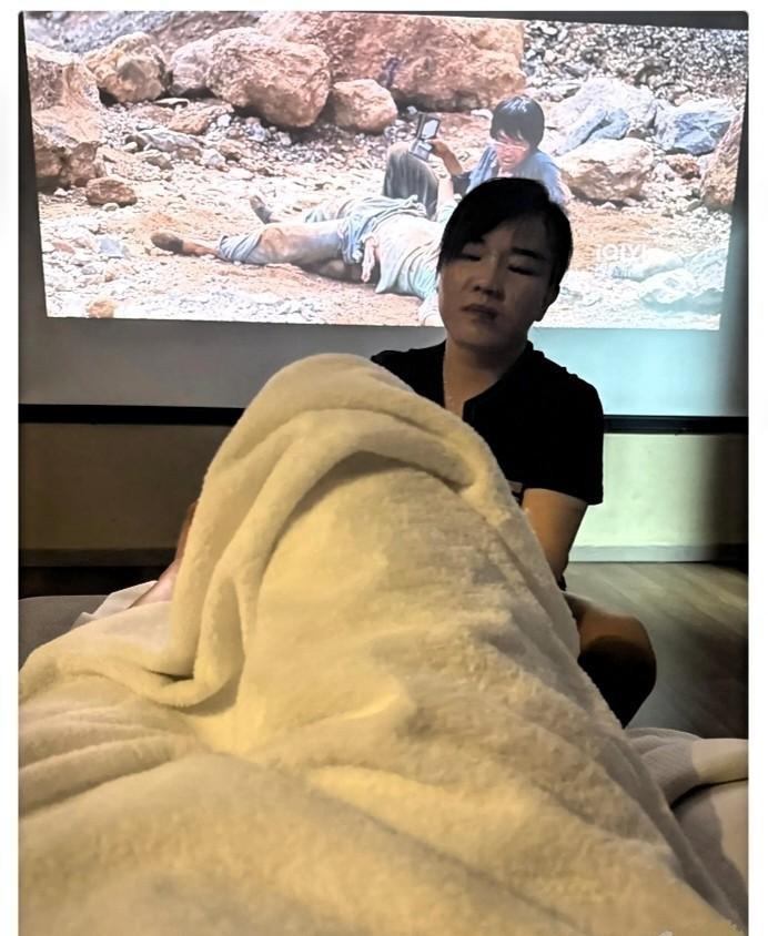 谁能想到，洗脚城里一条不起眼的“一次性小蓝裤”，竟然扯出了大健康行业里最硬核的底