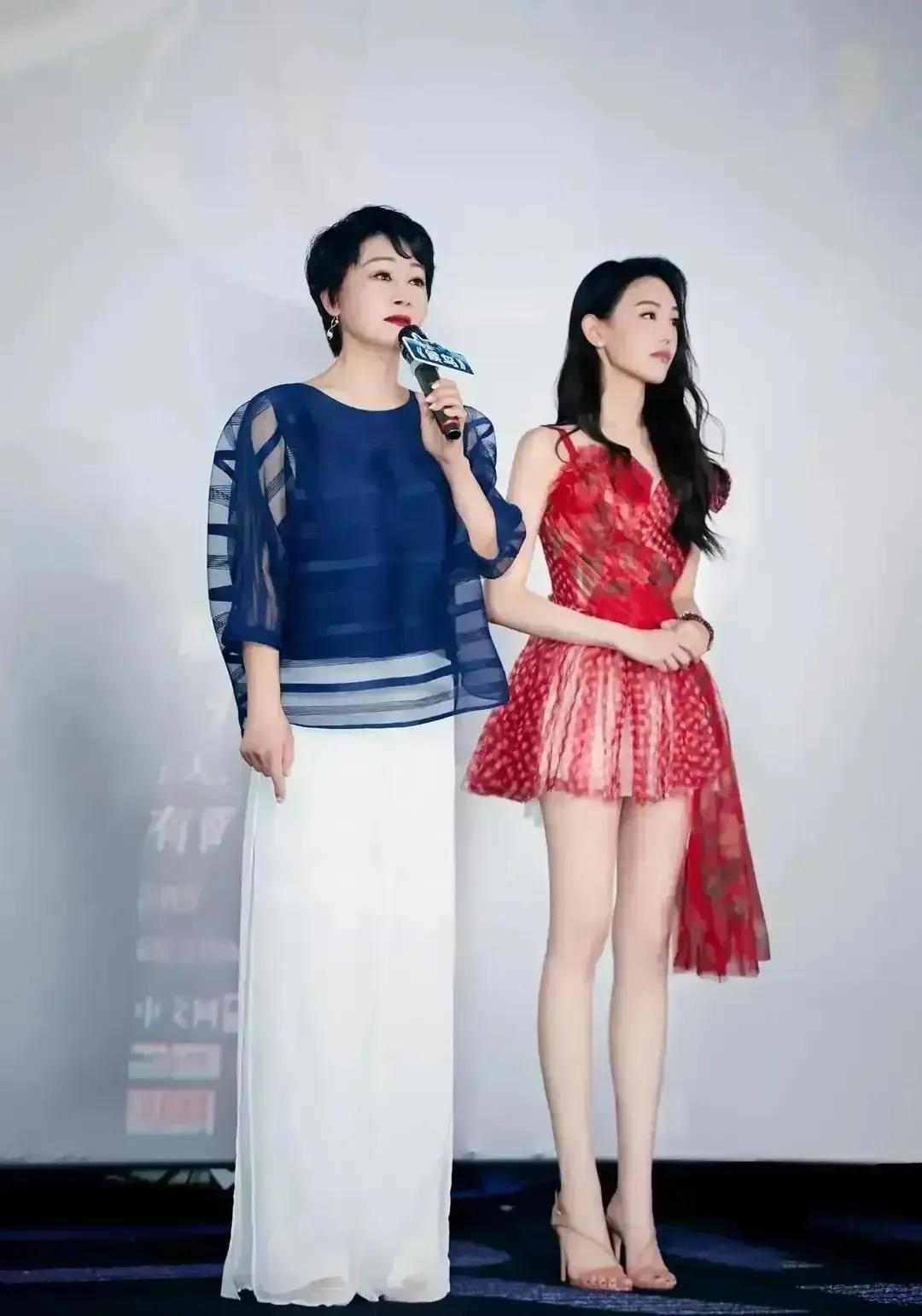 真是奇怪了，为什么这么好的条件竟然没有红起来呢？长相漂亮、身材高挑，又获得华