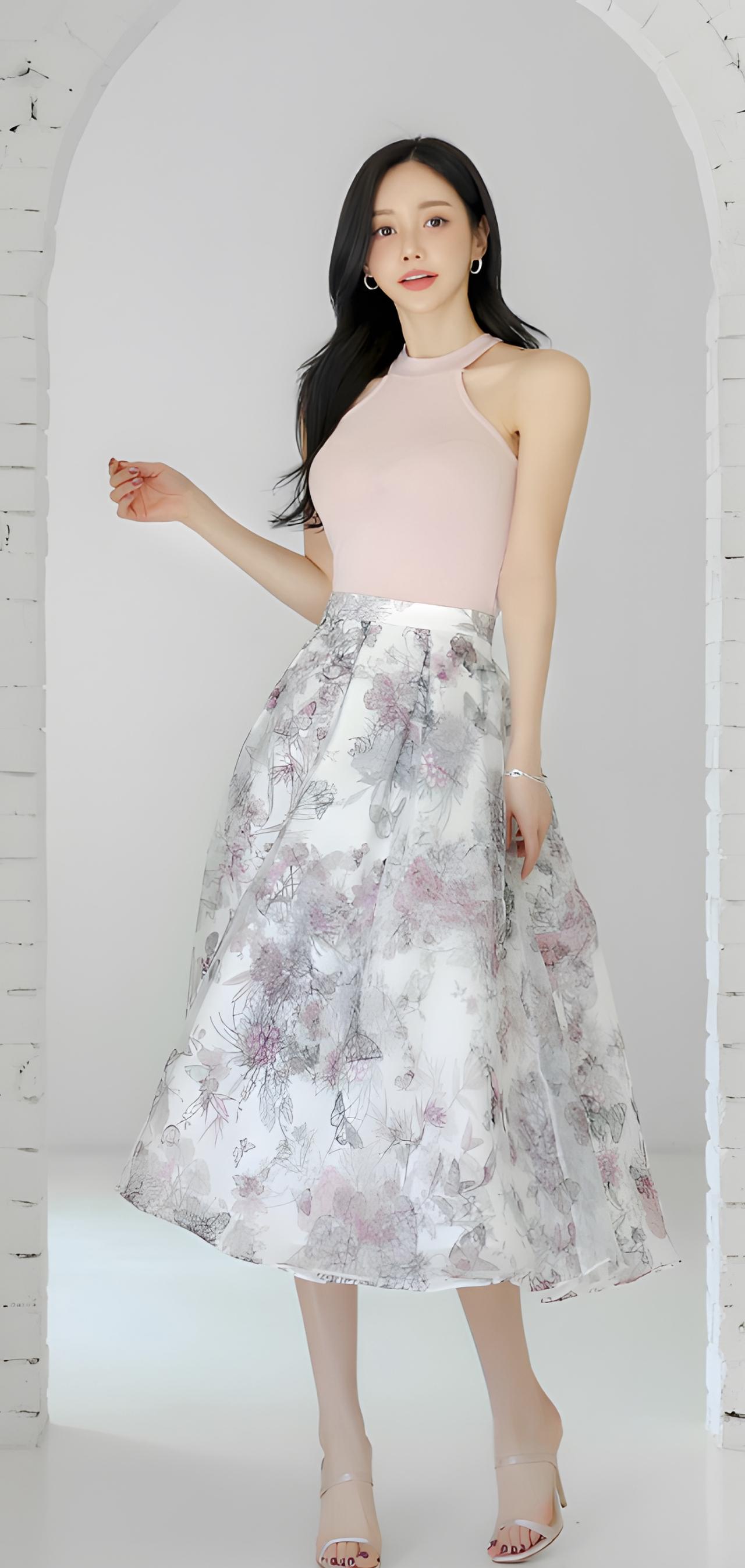 甜美粉色上衣搭配花卉半身裙，清新又优雅！🌸👗