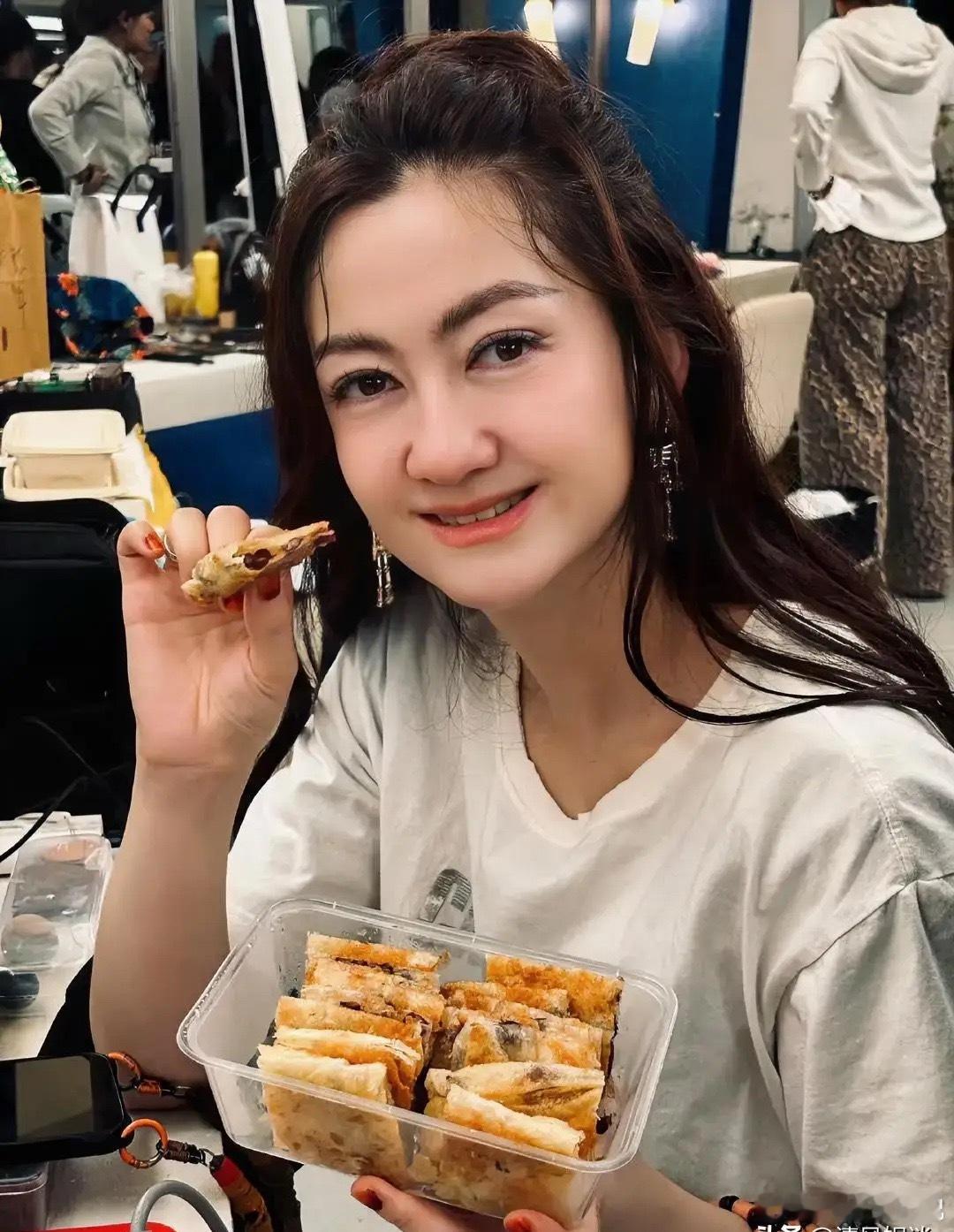 好奇查了一下者来女，不查不知道，一查才知道，原来我们都太小看她了。最近，“考古的