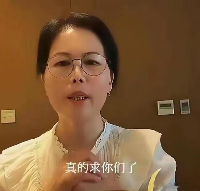 保姆在汪小菲婚礼前故意将两个孩子带回台北，原因曝光令人泪目，原因不是因为杨阿姨为