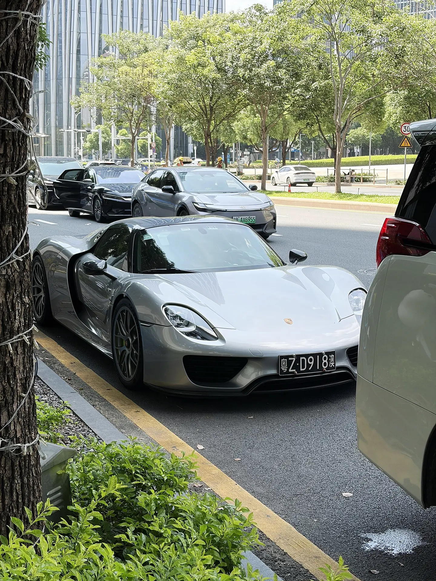 不是对你没感觉，是你没开保时捷！
