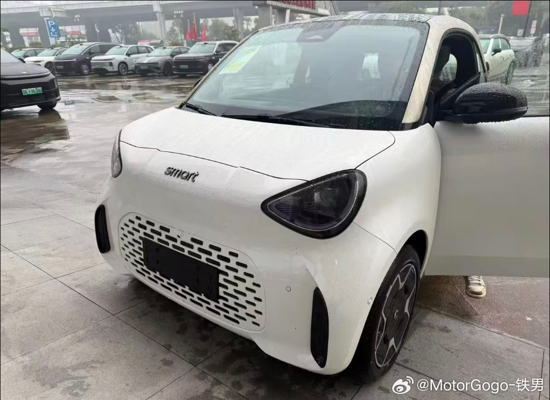 smart2号展车到店了，小车带天地门真的好评！​​​