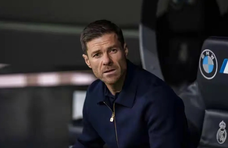 皇马聘请阿隆索，利物浦聘请斯洛特，就是最大错误。安切洛蒂那可是老江湖，带领皇马