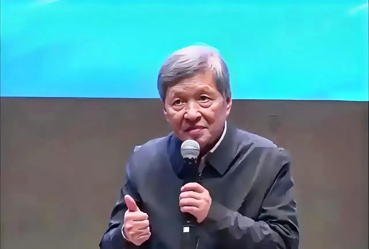 研究了半天，林砚秋，大概就是福耀大学王树国校长这辈子，遇到过最有魄力的学生