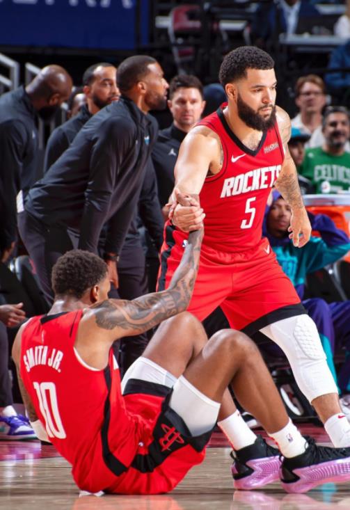 NBA各支球队都有一位当家核心，那么谁才是联盟当中最好的当家核心呢？NBA联盟组