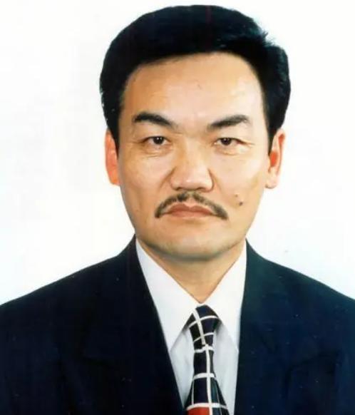 2004年，蒙古国总统巴嘎班迪访华，水均益在采访时问到成吉思汗陵墓的问题。巴嘎班