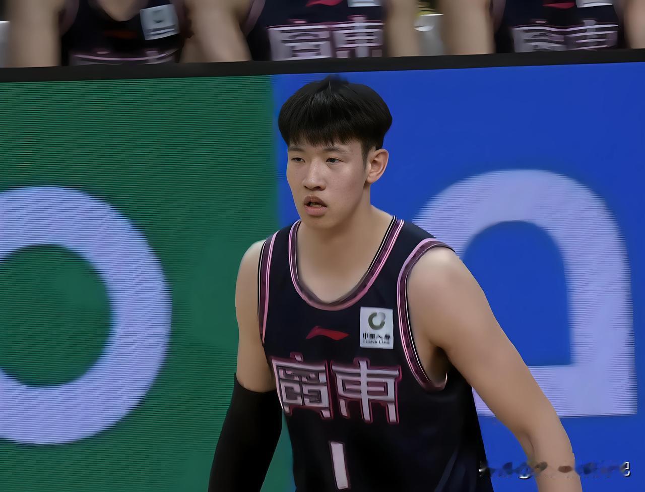 黄明依正式离队！今天传来广东男篮最新消息，由于没有足够的出场时间，黄明依申请离