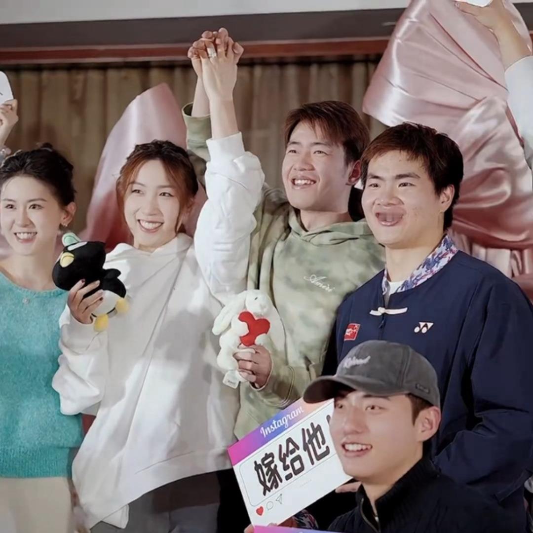 王昶钱天一结婚恭喜恭喜🎉🎉太甜蜜了求婚视频里和王昶很亲密的这个圆脸小男孩是