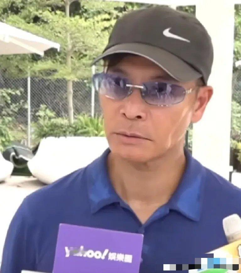 60岁的香港资深演员郭晋安近来成为热议焦点，这位曾经塑造过多个经典角色的老戏骨，