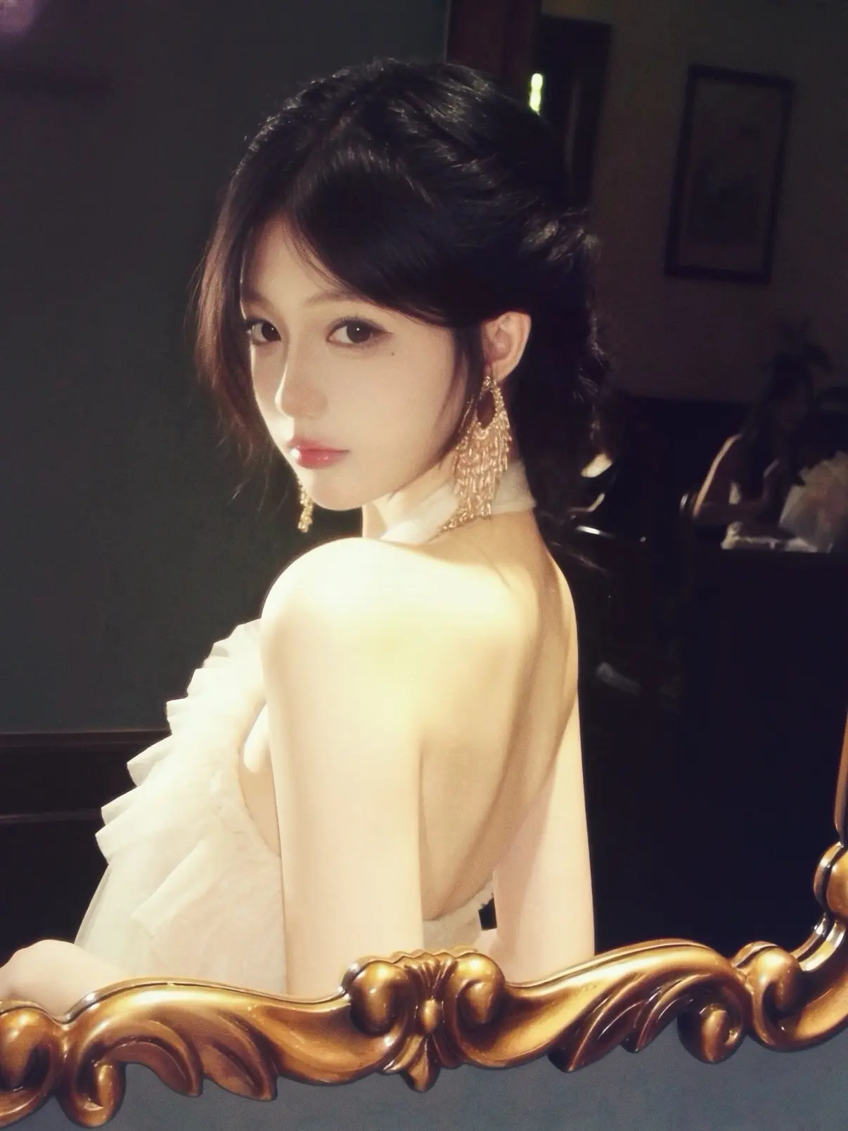 无论我现在漂不漂亮 你都没资格见我