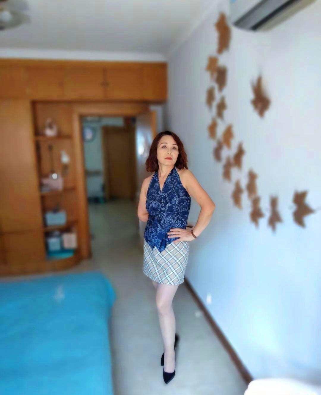 这婆婆哪像60多