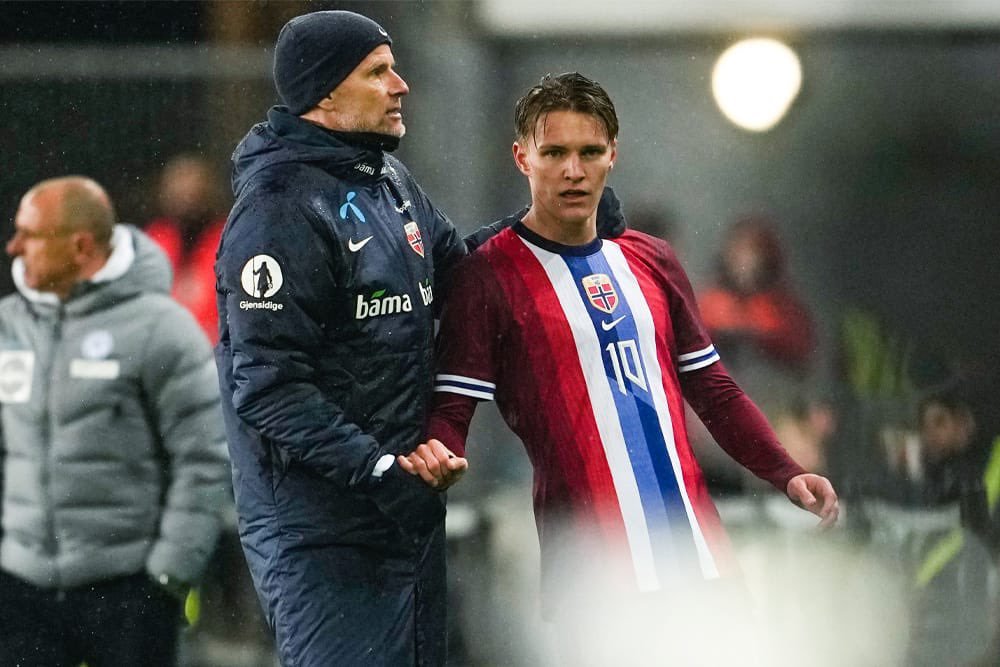 挪威队主帅斯索尔巴肯谈到厄德高因伤缺阵的沮丧心情：“马丁非常沮丧，也很烦躁。自从