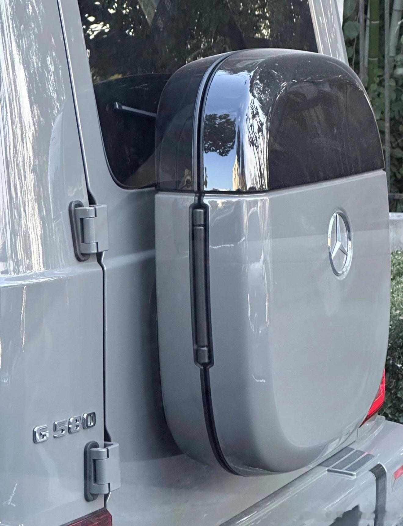 猜猜奔驰电动大G的小书包里面放的是啥？