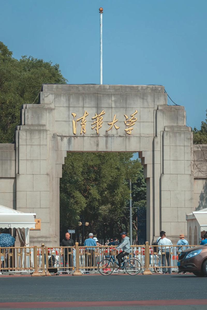 觉得民办本科学费贵？那是因为你没算清楚这笔账！公办大学一年学费5000元，民办一